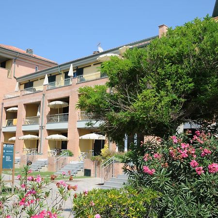 Continental Resort Tirrenia Buitenkant foto