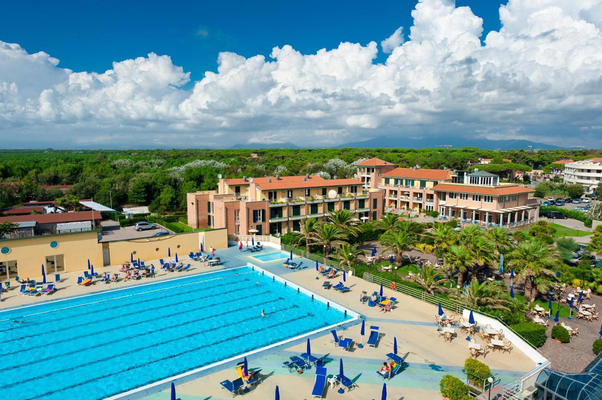 Continental Resort Tirrenia Buitenkant foto