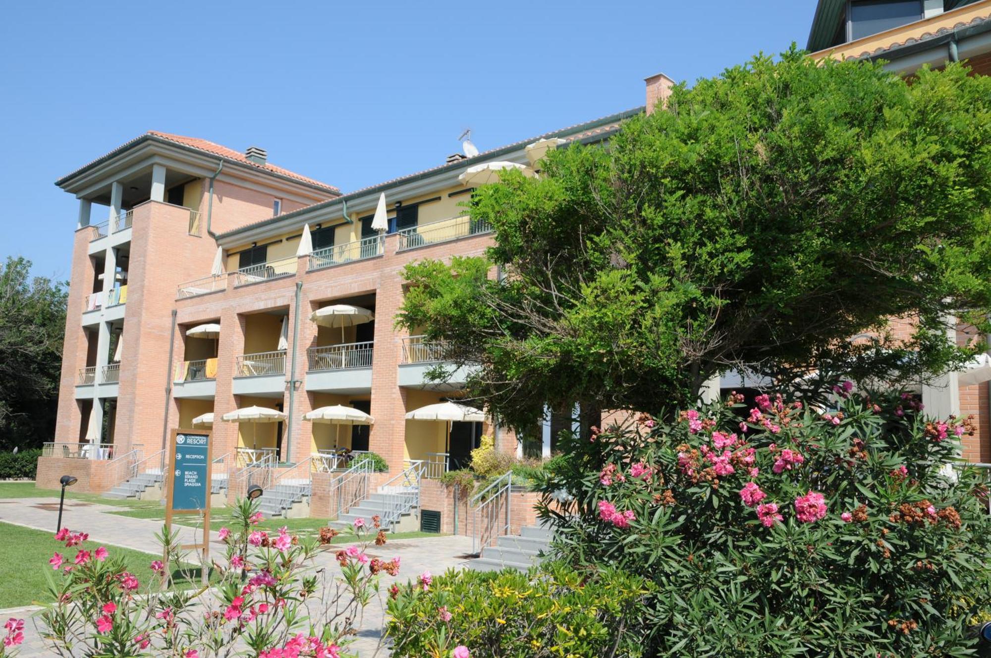 Continental Resort Tirrenia Buitenkant foto