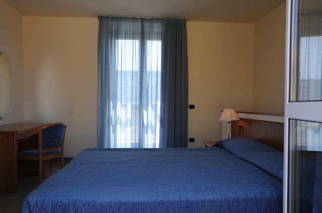 Continental Resort Tirrenia Buitenkant foto