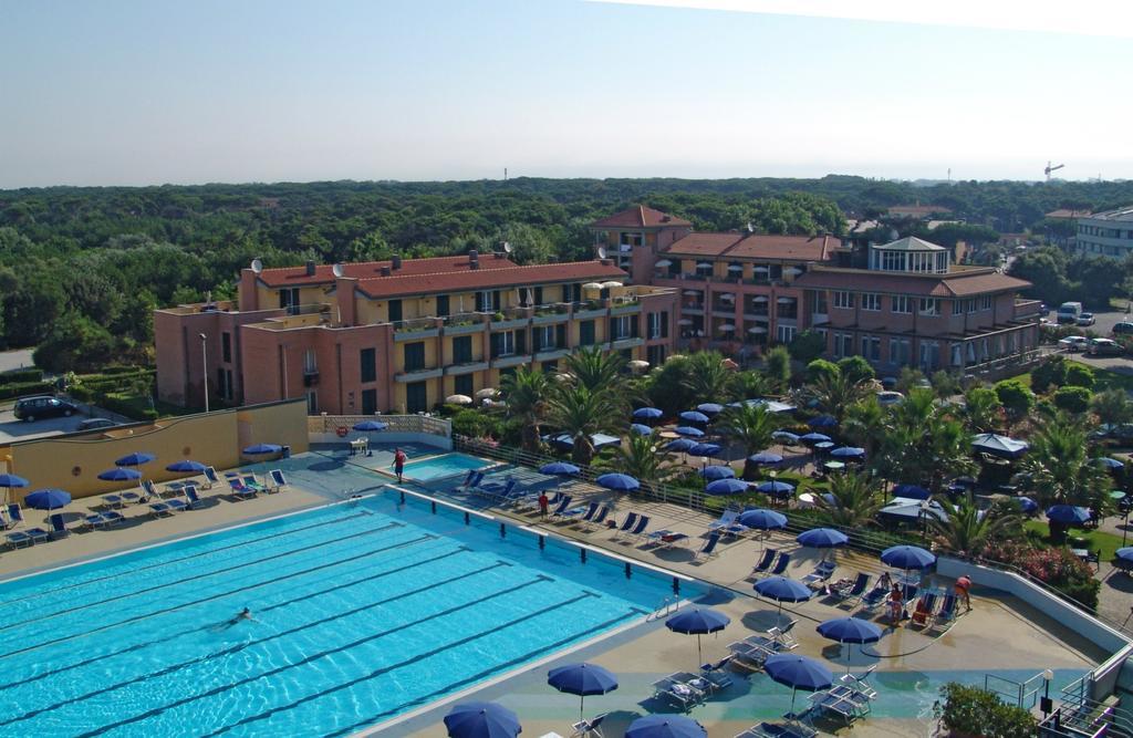 Continental Resort Tirrenia Buitenkant foto